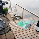 Houseboat Fred Botel *
