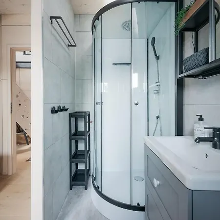 Botel Houseboat Fred *
