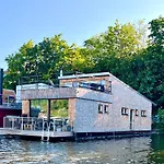 Houseboat Fred Hotel na wodzie *