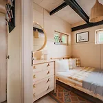 Houseboat Fred