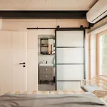 Houseboat Fred