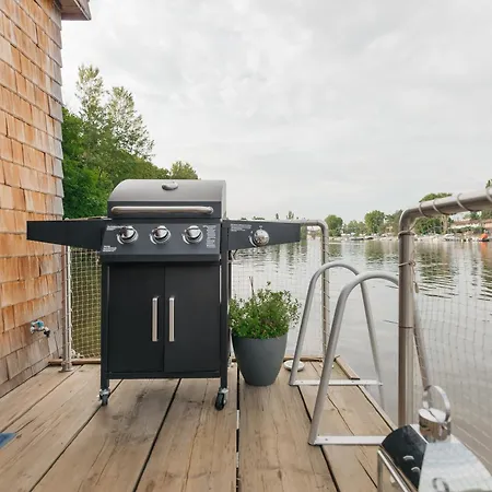 Houseboat Fred * Praga