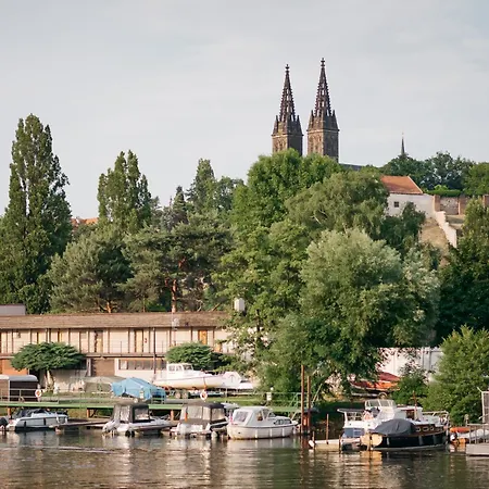 Houseboat Fred * Praga