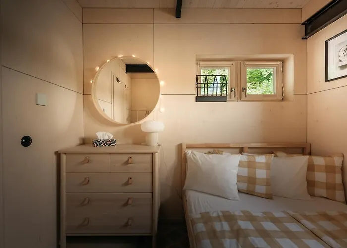 Houseboat Fred Botel