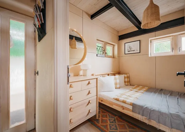 Houseboat Fred
