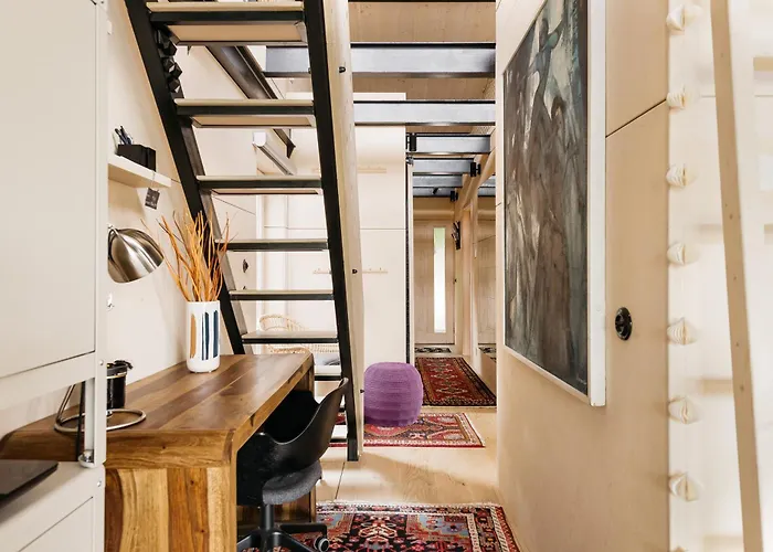 Botel Houseboat Fred Praga