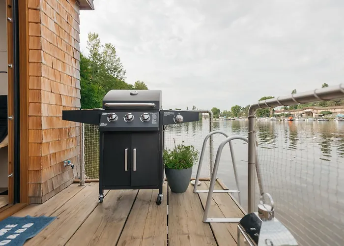 Houseboat Fred * Praga