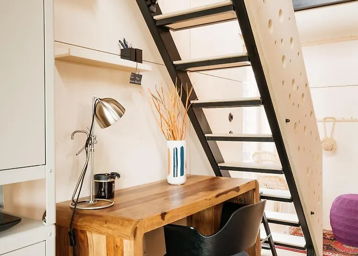 Botel Houseboat Fred *